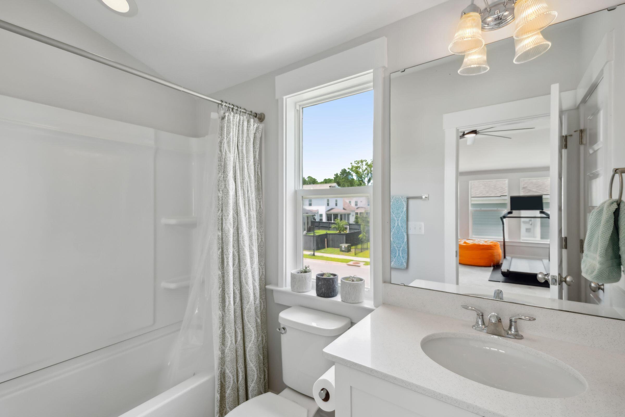 Charleston, South Carolina 29492, United States, 5 Bedrooms Bedrooms, ,4 BathroomsBathrooms,Residential,Pending,182316