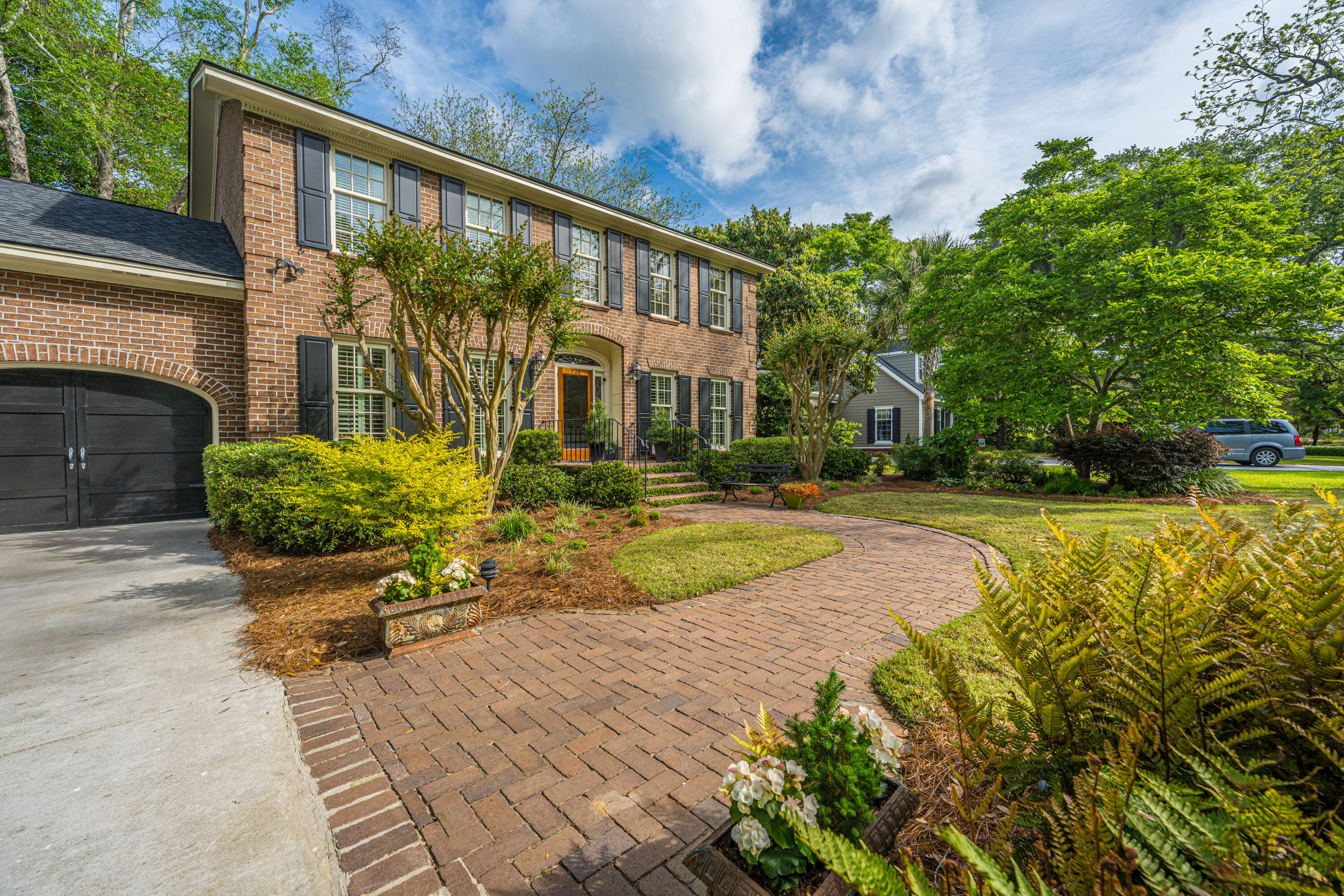 728 Creekside Drive
