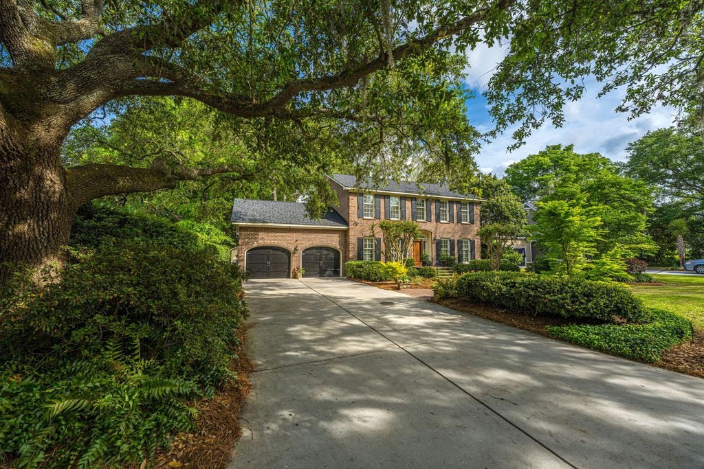 Photo of 728 Creekside Drive, Mount Pleasant, SC 29464 (MLS # 26013105)