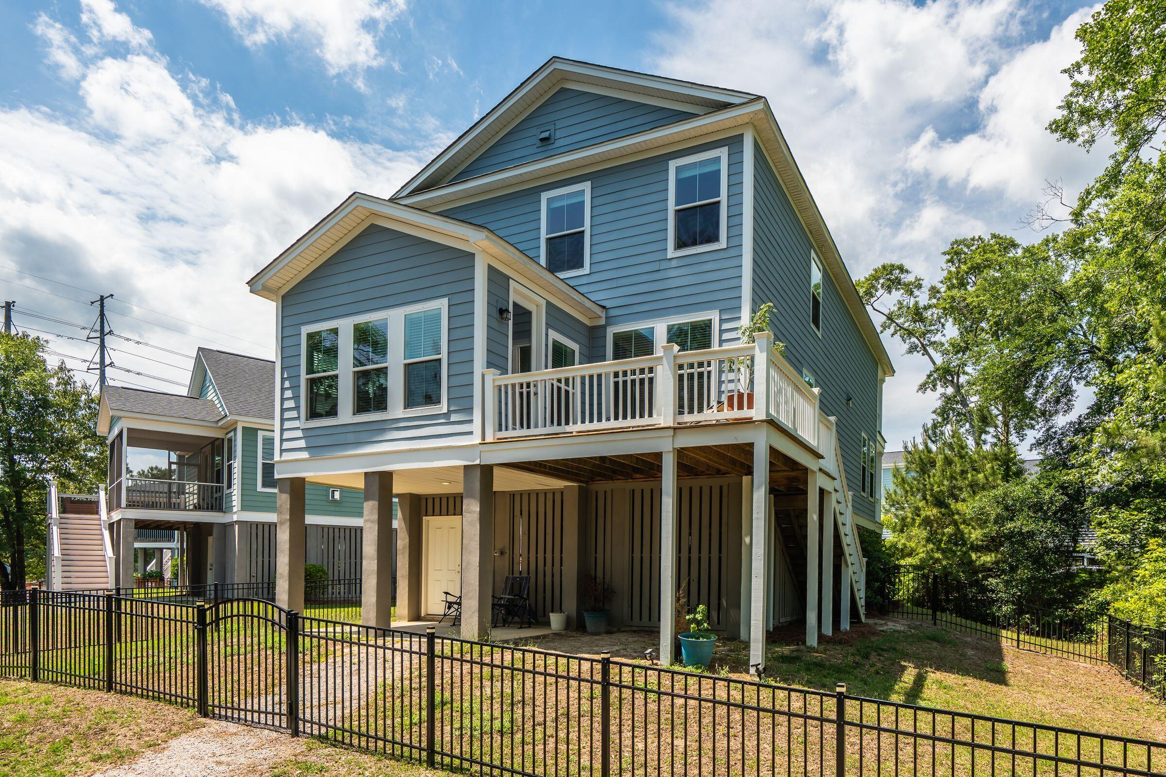 1135 Oak Bluff Avenue