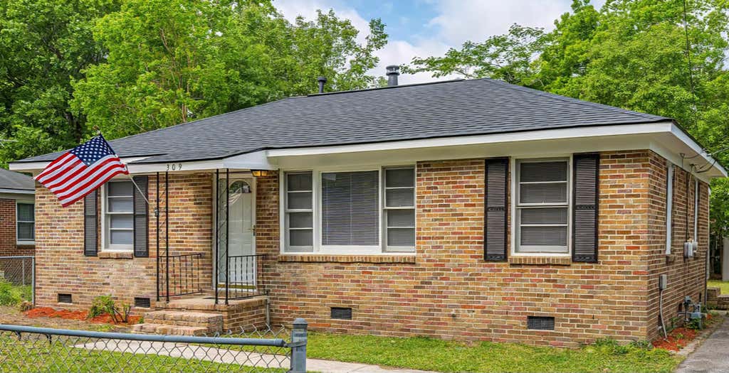 Photo of 309 Annette Drive, Goose Creek, SC 29445 (MLS # 26020022)