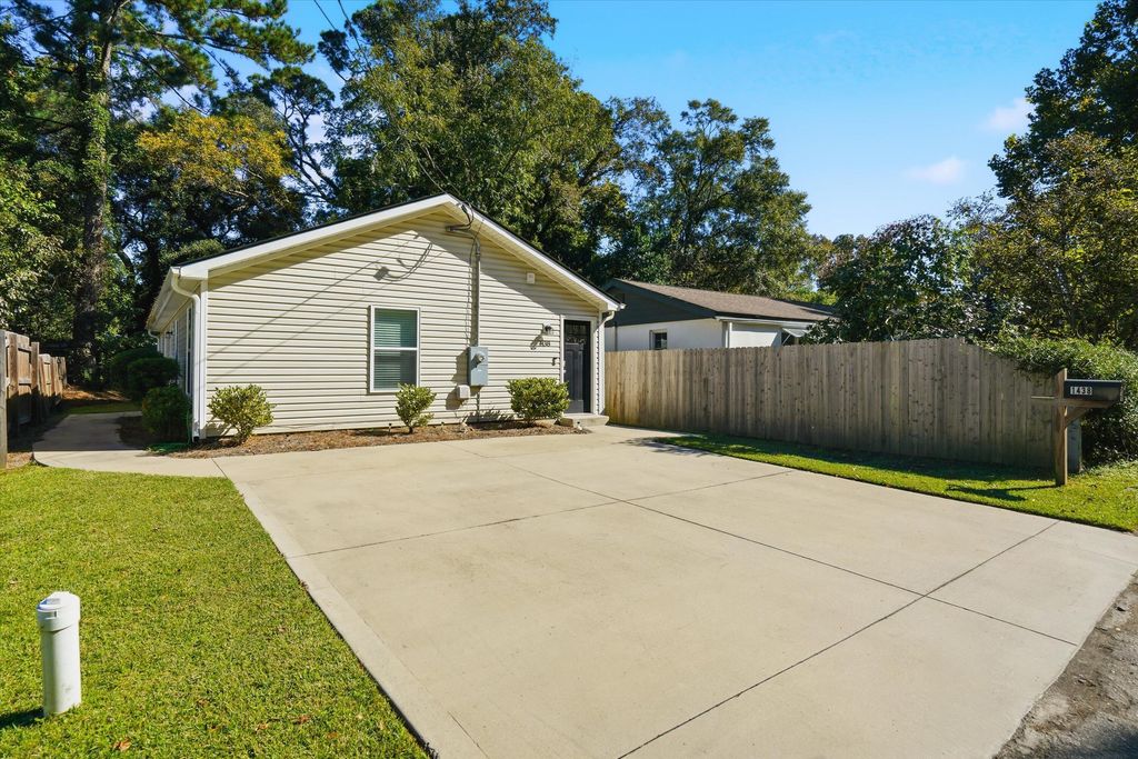 Photo of 1438 Agatha Street, Charleston, SC 29407 (MLS # 26004858)