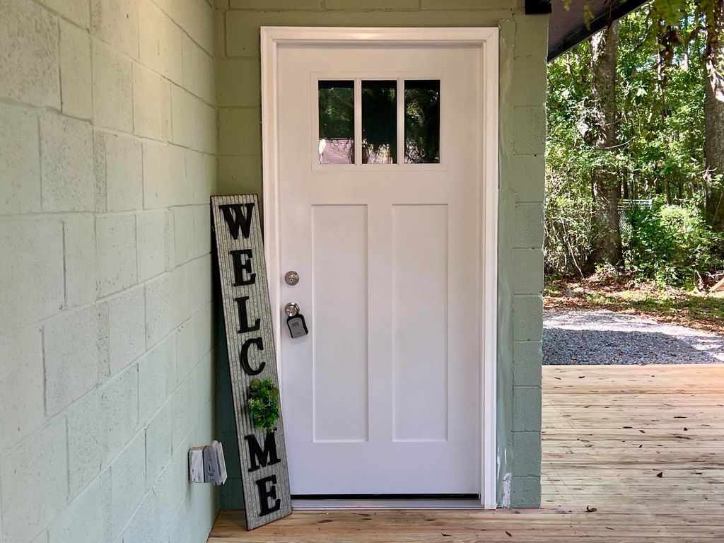 Photo of 1429 Alma Street, Charleston, SC 29407 (MLS # 26000450)