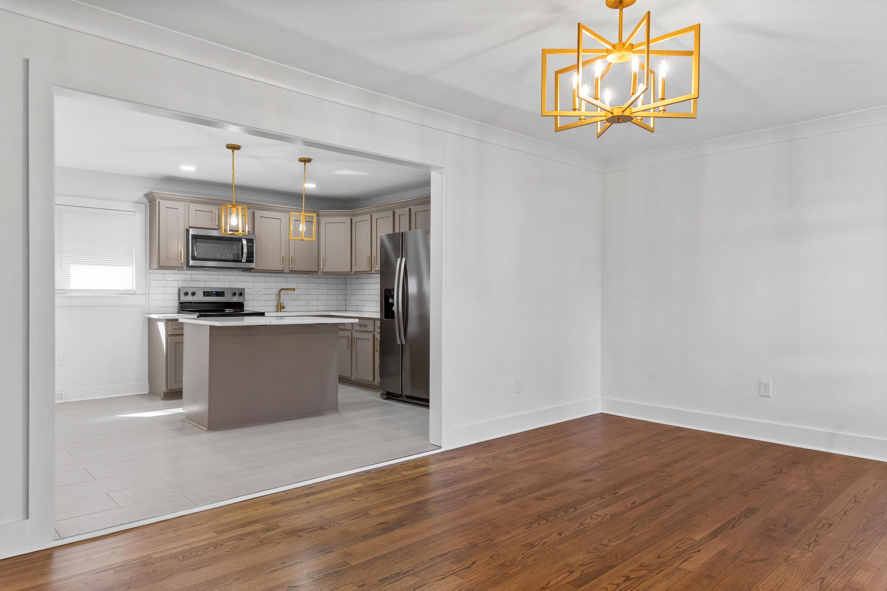 1090 Rodney Road