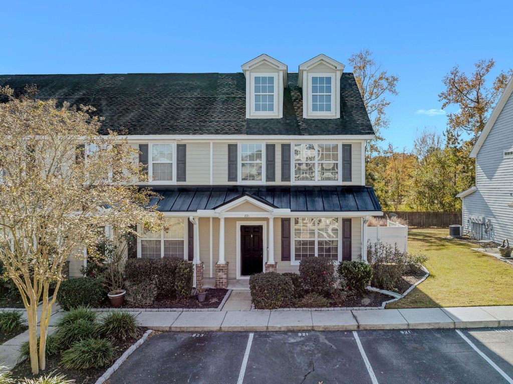 Photo of 821 Hemingway Circle, Summerville, SC 29483 (MLS # 25030961)