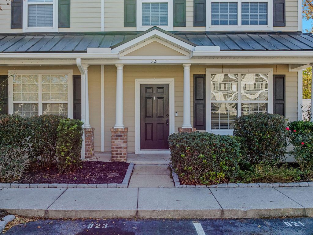 Photo of 821 Hemingway Circle, Summerville, SC 29483 (MLS # 25030961)