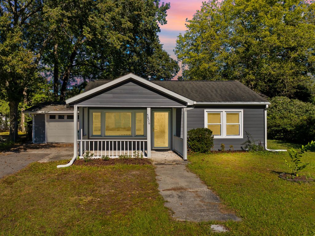 Photo of 5806 Edinburgh Drive, Hanahan, SC 29410 (MLS # 26003775)