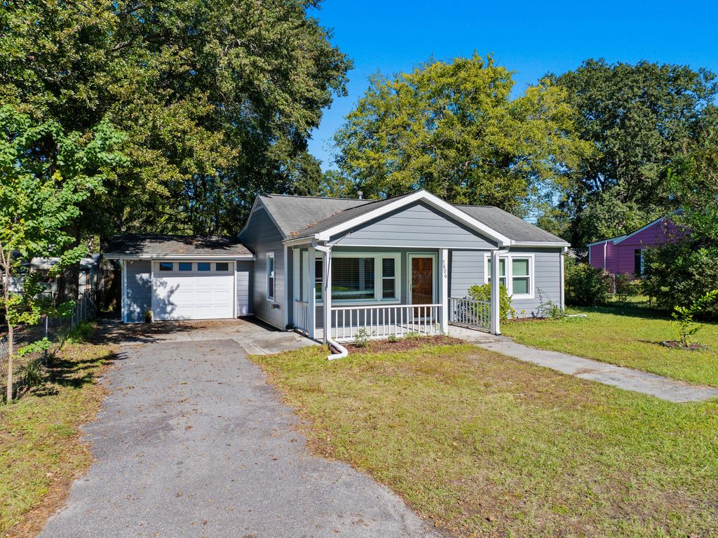 Photo of 5806 Edinburgh Drive, Hanahan, SC 29410 (MLS # 26003775)