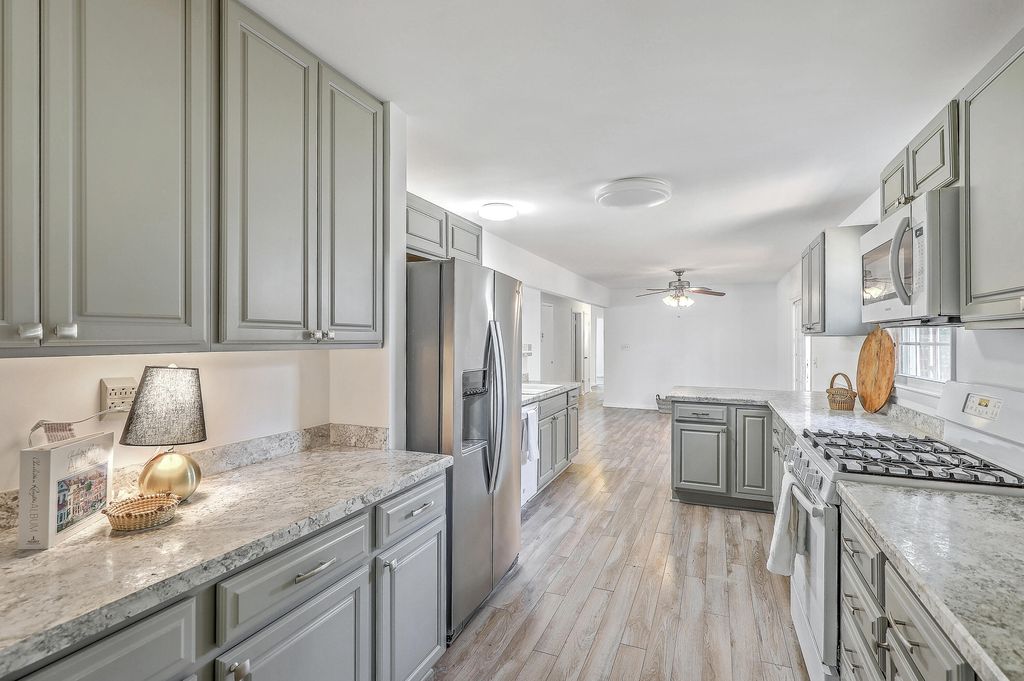 Photo of 116 Arbor Road, Summerville, SC 29485 (MLS # 26004890)