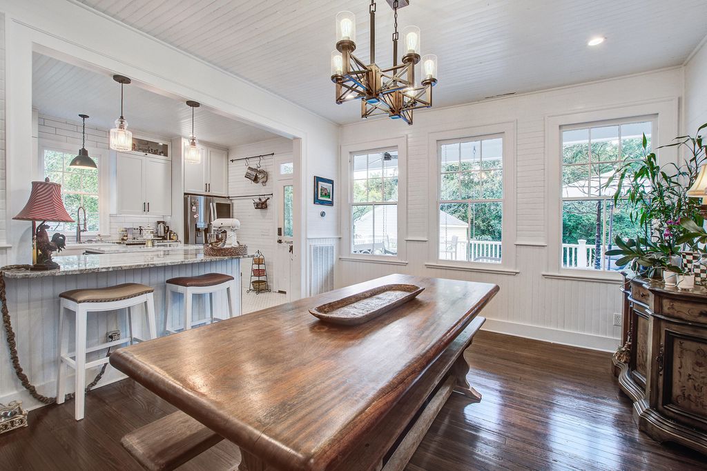 Photo of 213 S Laurel Street, Summerville, SC 29483 (MLS # 25024237)