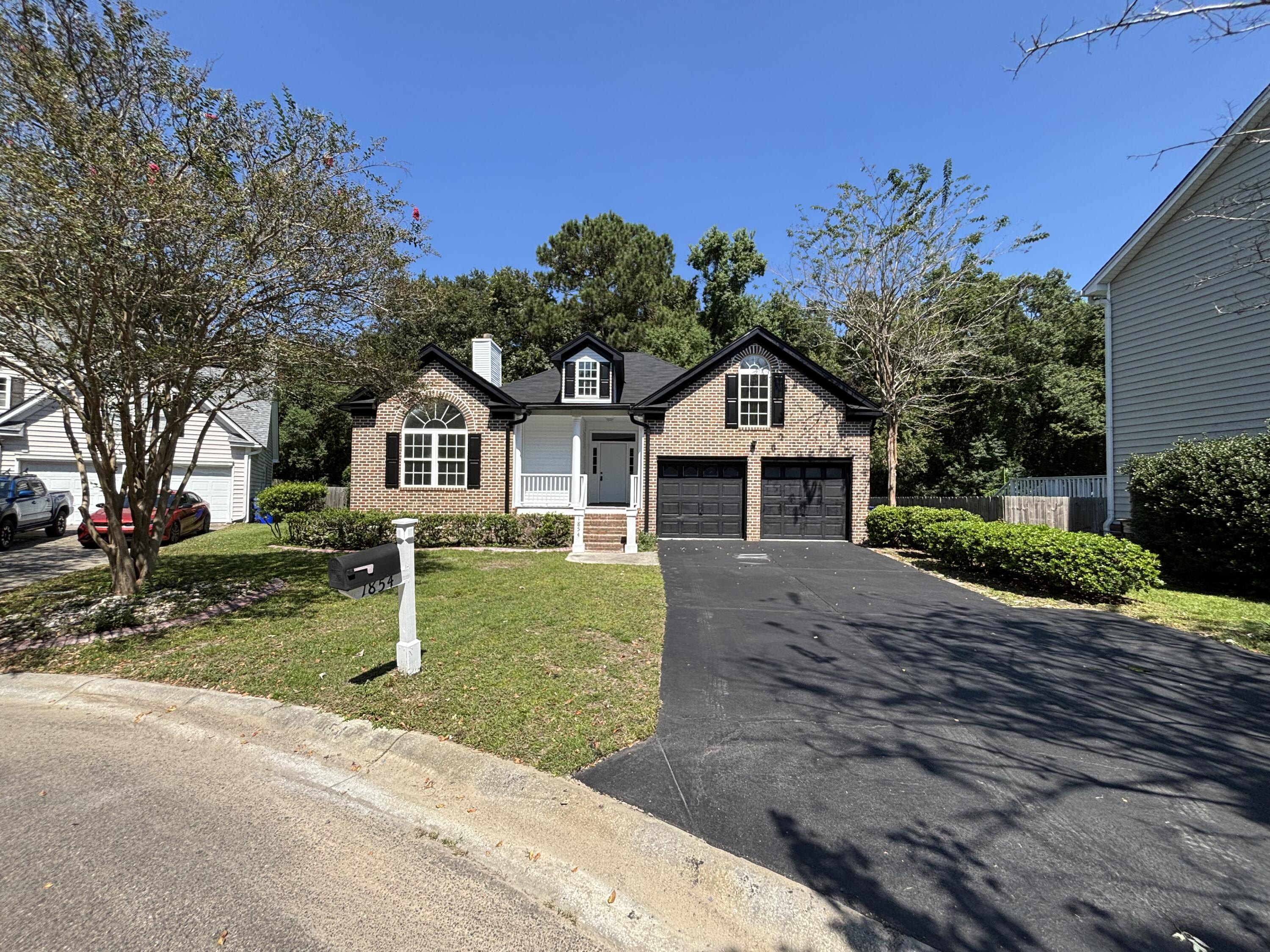 1854 Oleander Court