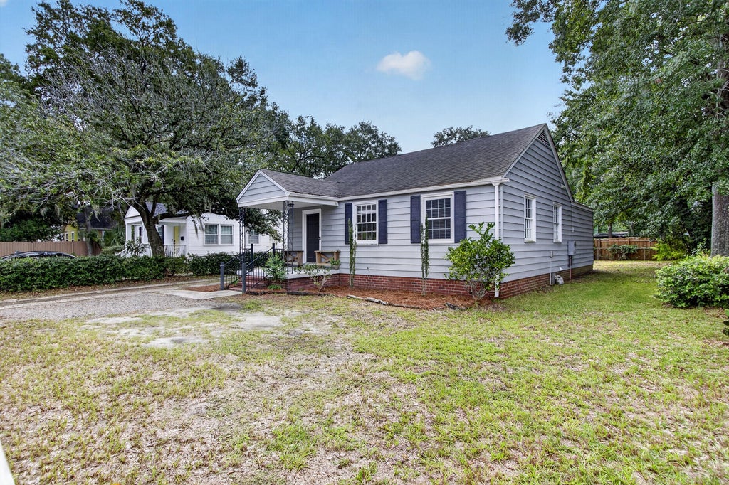 Photo of 1343 E Montague Avenue, North Charleston, SC 29405 (MLS # 26026602)