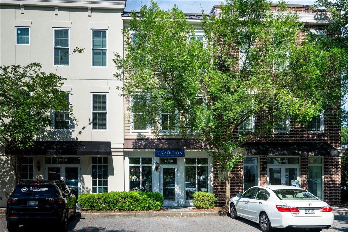 732 S Shelmore Boulevard 38