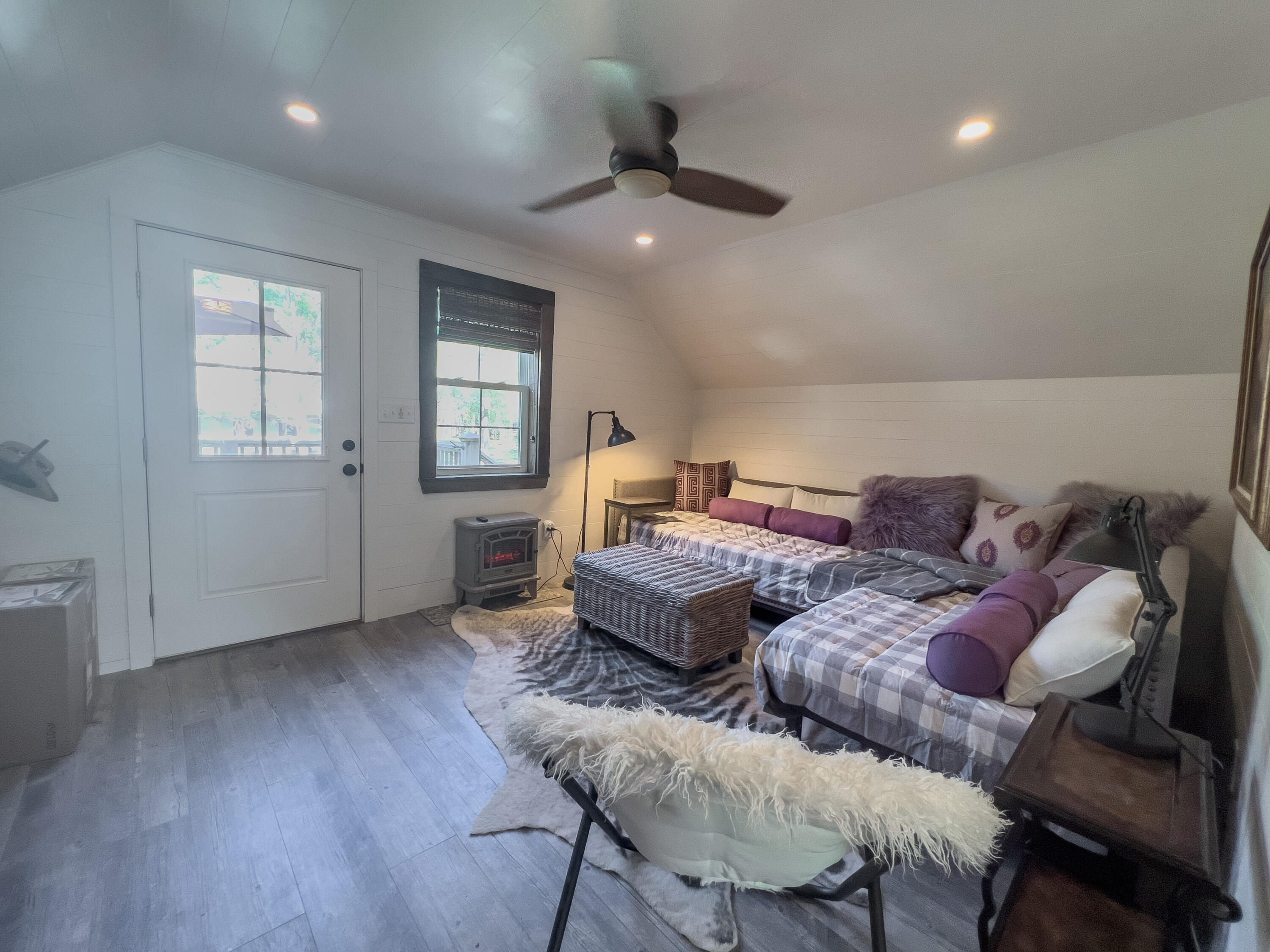 2215 Hummingbird Lane A