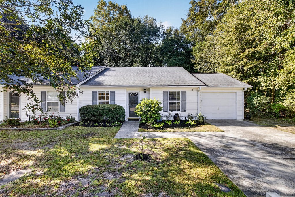 Photo of 1565 Brianna Lane, Charleston, SC 29412 (MLS # 26027258)