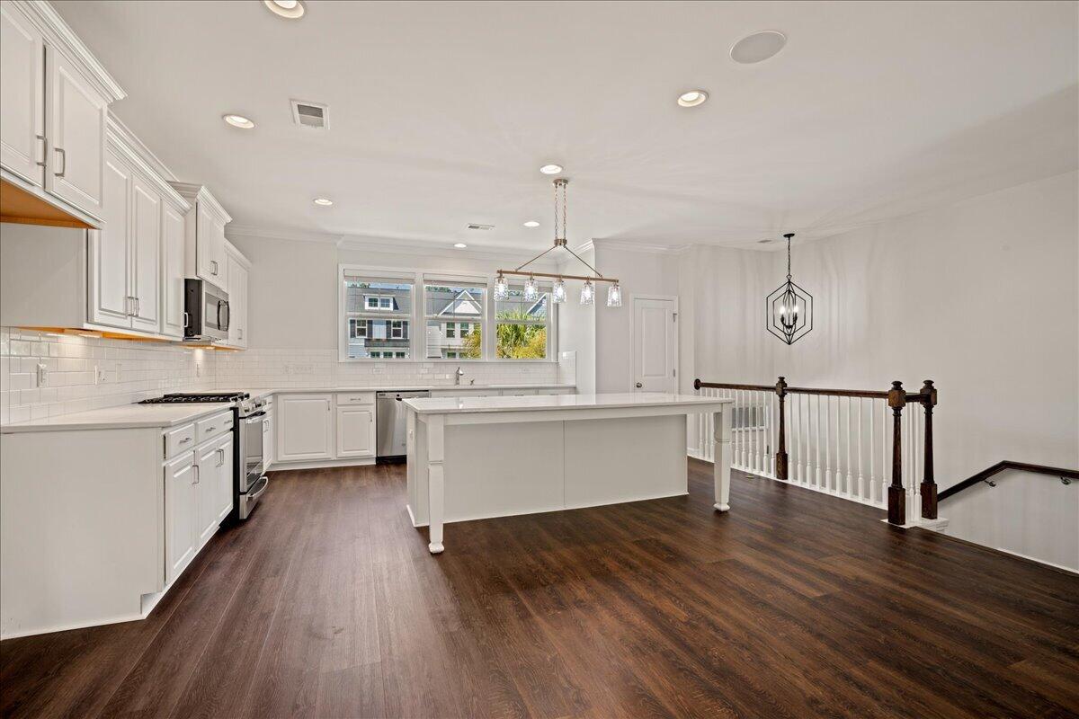1546 Moss Spring Road