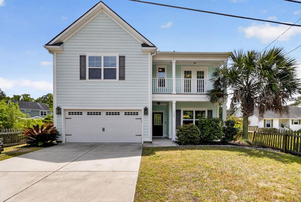 Photo of 1089 Fort Johnson Road, Charleston, SC 29412 (MLS # 26011007)