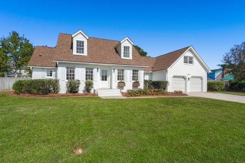 A home in North Charleston