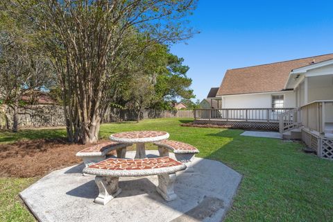 A home in North Charleston