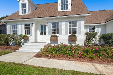 A home in North Charleston