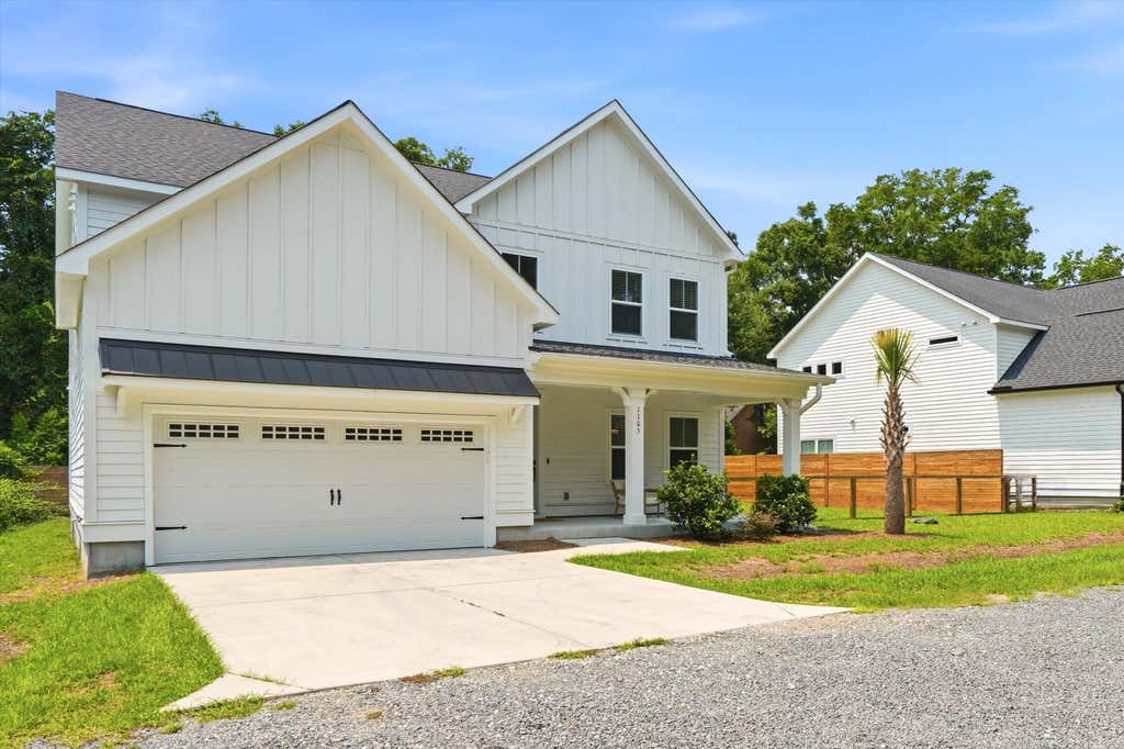 Photo of 1105 Quiet Road, Mount Pleasant, SC 29464 (MLS # 26021705)