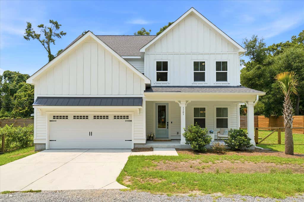 Photo of 1105 Quiet Road, Mount Pleasant, SC 29464 (MLS # 26021705)