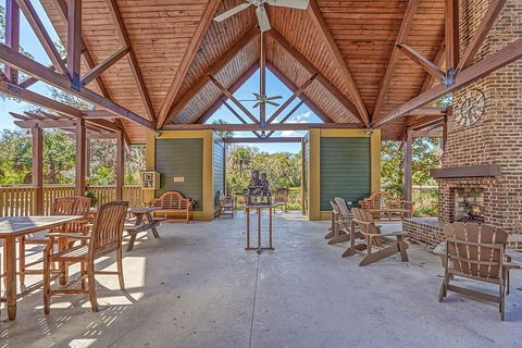 A home in North Charleston