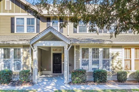 A home in North Charleston