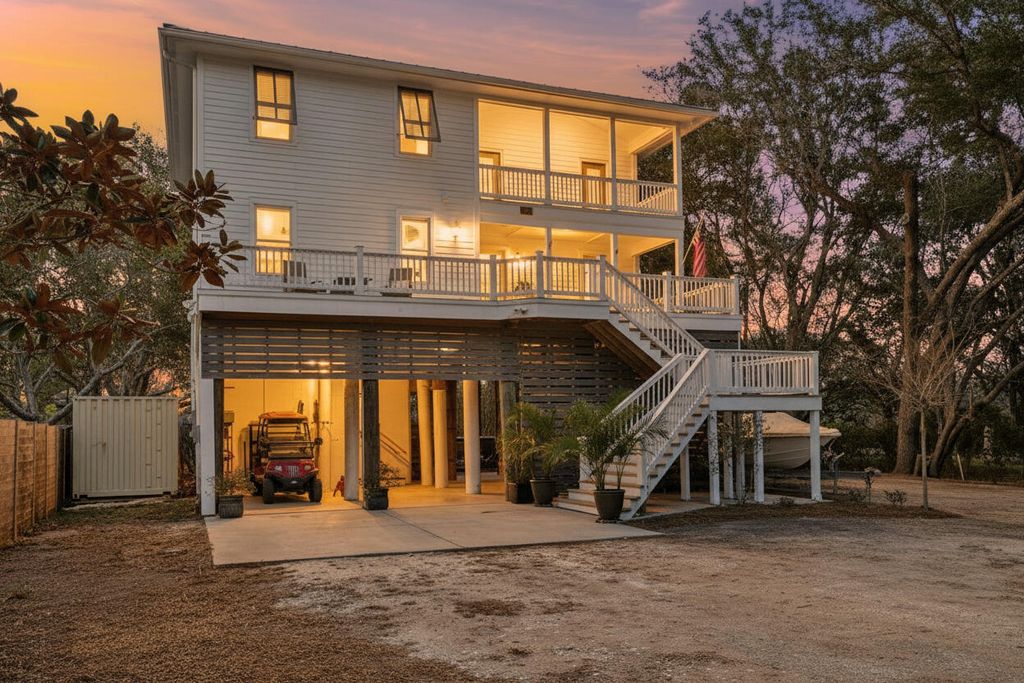 Photo of 1527 Macoma Drive, Mount Pleasant, SC 29466 (MLS # 26003533)