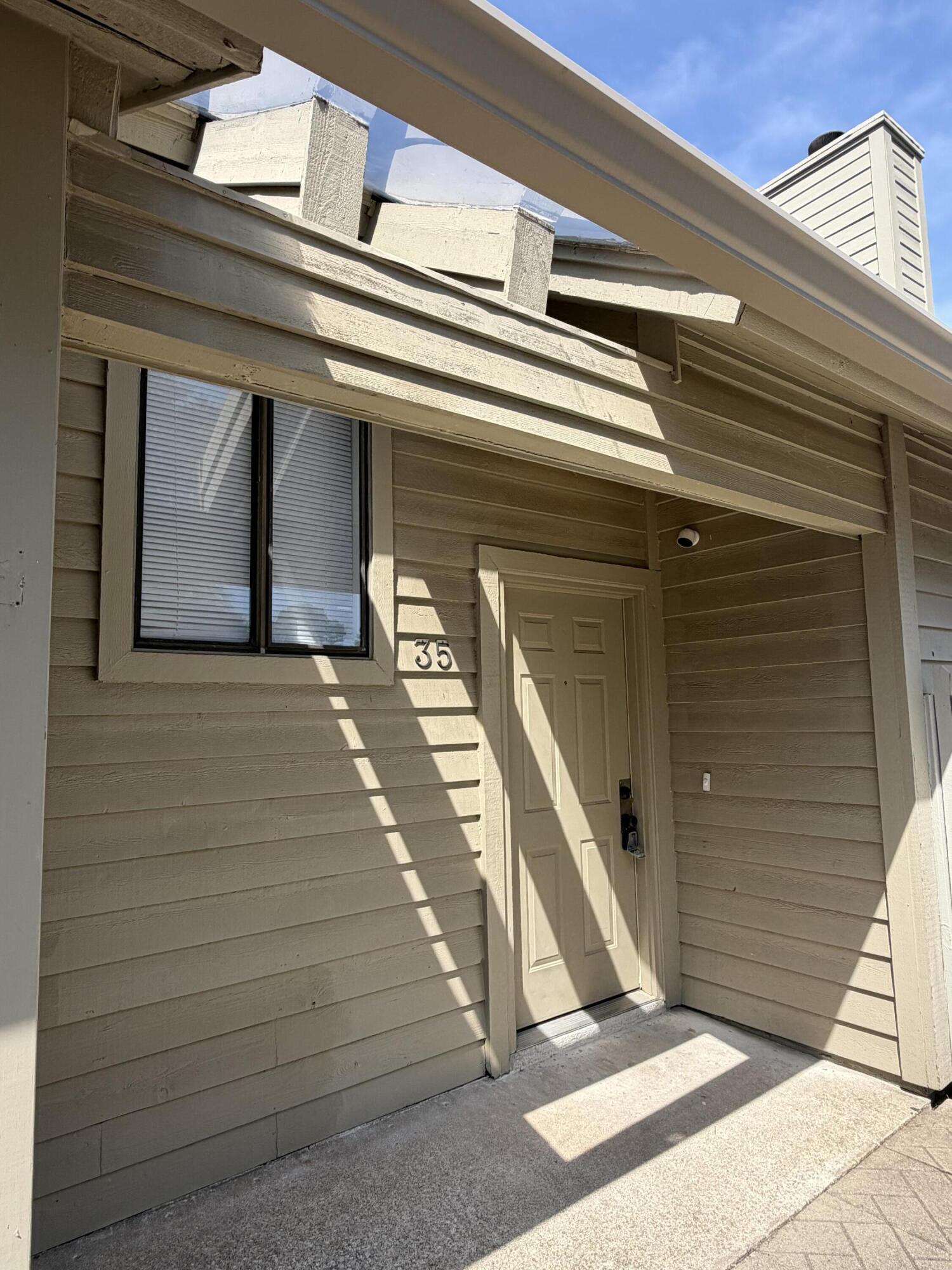 35 Maplecrest Drive