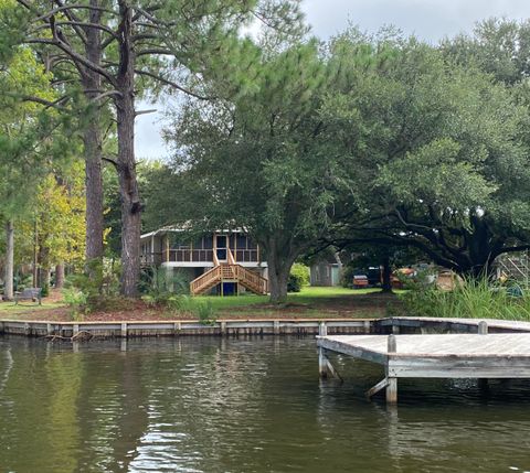 A home in Summerton