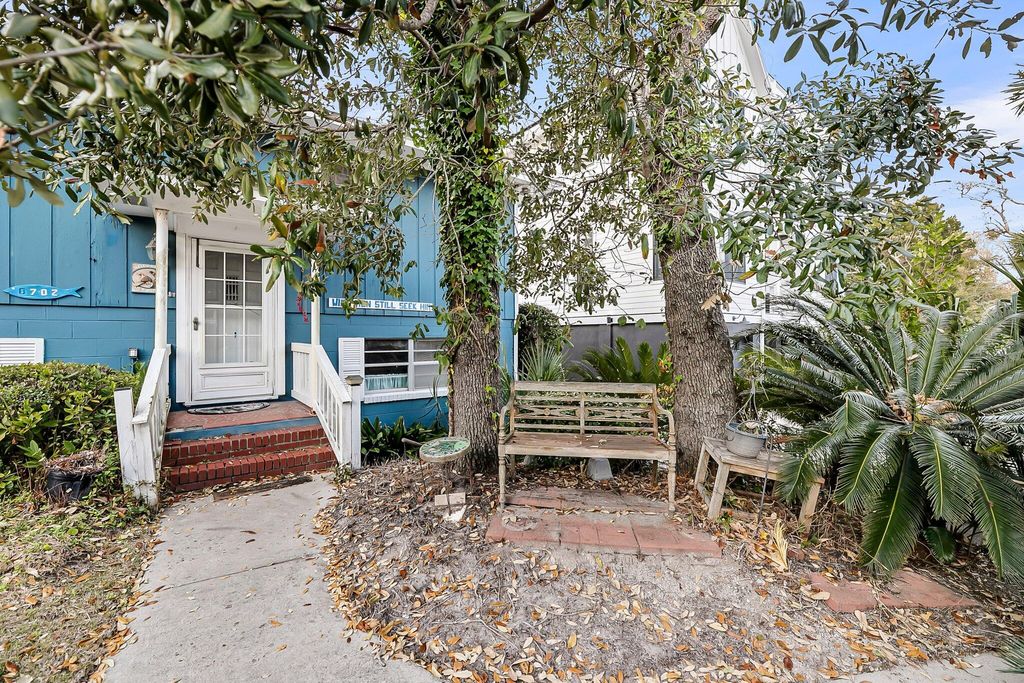 Photo of 702 E Erie Avenue, Folly Beach, SC 29439 (MLS # 25007407)