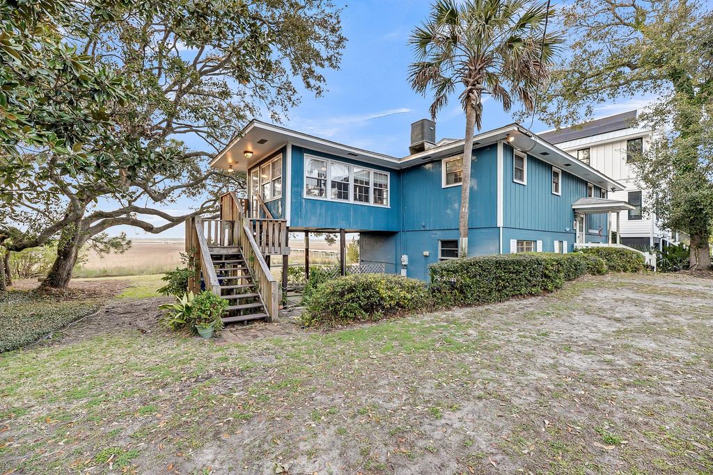 Photo of 702 E Erie Avenue, Folly Beach, SC 29439 (MLS # 25007407)