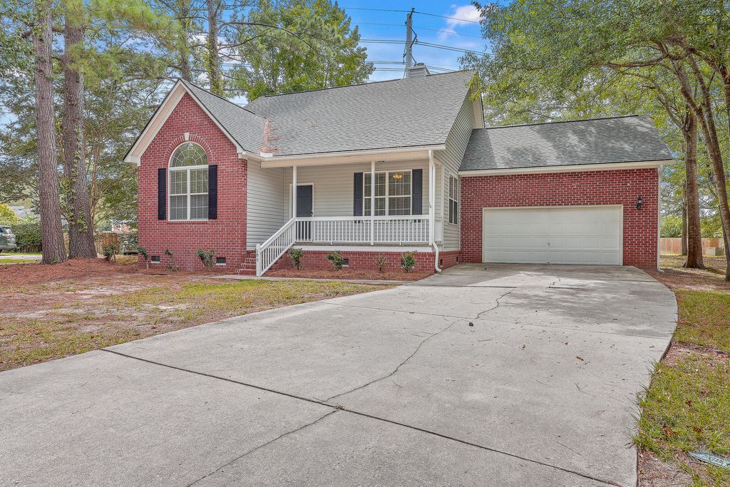 Photo of 195 Fox Squirrel Run, Summerville, SC 29483 (MLS # 26005088)