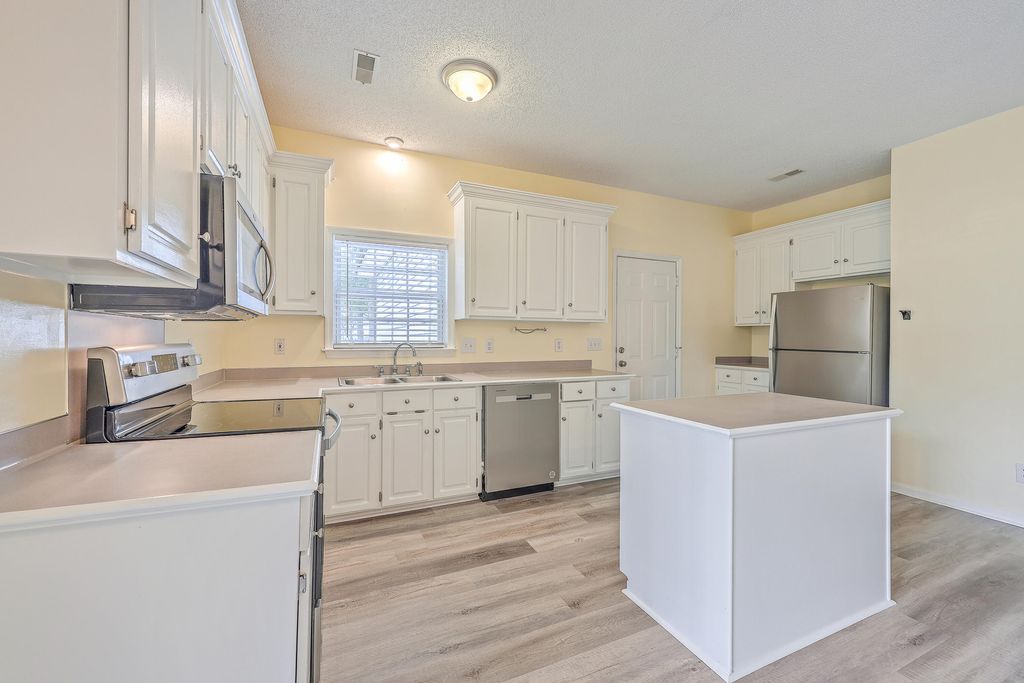 Photo of 195 Fox Squirrel Run, Summerville, SC 29483 (MLS # 26005088)