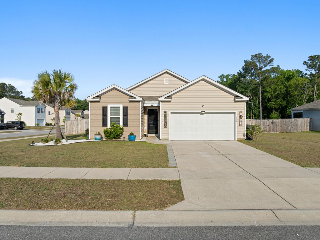 Photo of 419 Blue Elderberry Run, Moncks Corner, SC 29461 (MLS # 26012090)