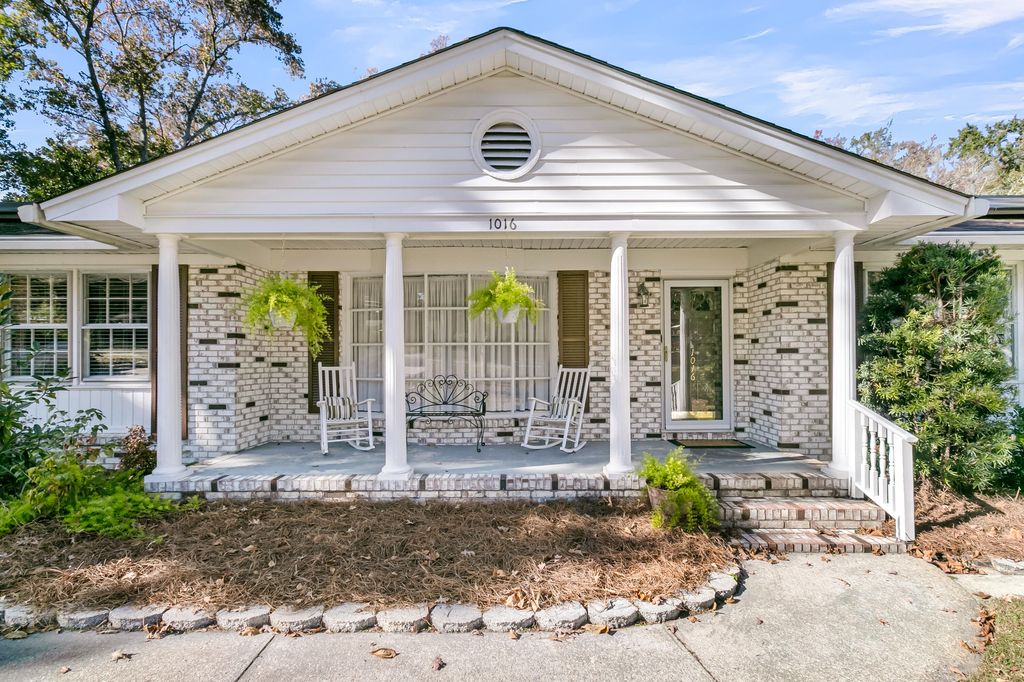 Photo of 1016 Wheeler Drive, Hanahan, SC 29410 (MLS # 25030867)