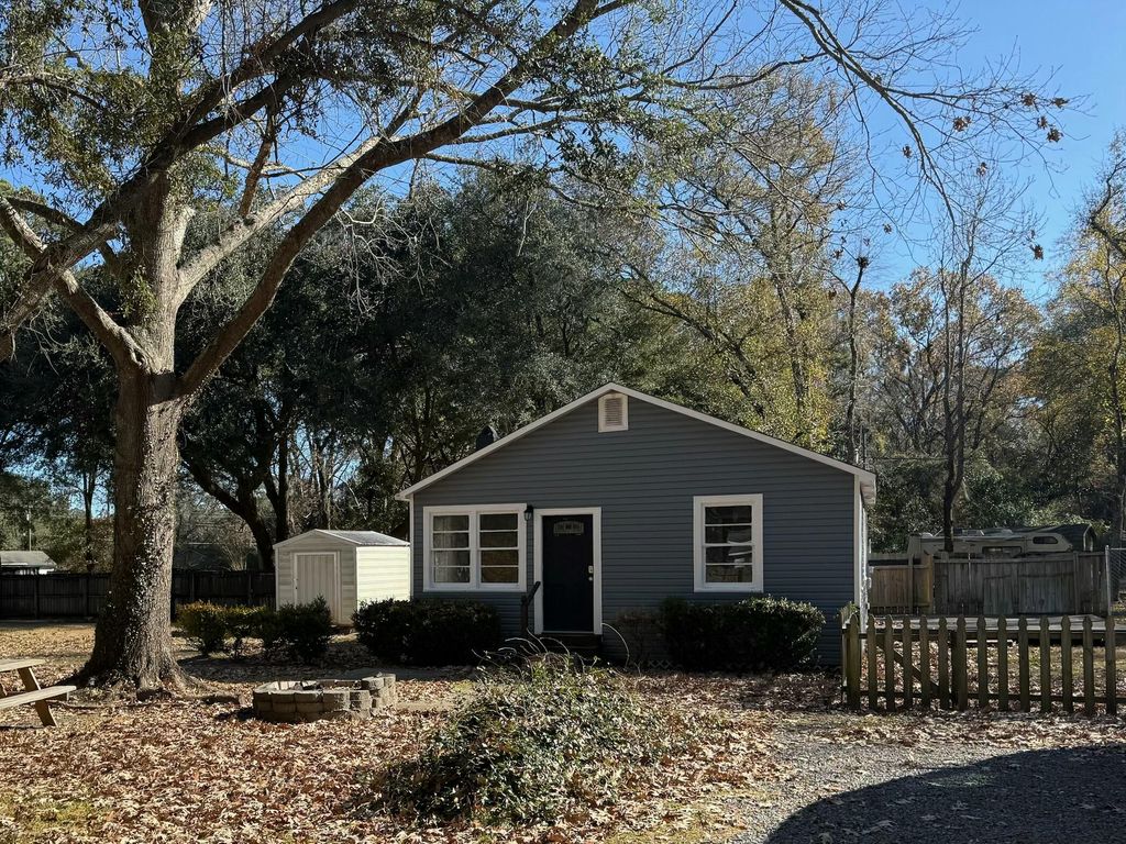 Photo of 2004 Valnore Road, Johns Island, SC 29455 (MLS # 25032880)