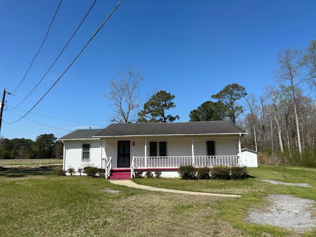 Photo of 4304 Alex Harvin Highway, Manning, SC 29102 (MLS # 26006711)