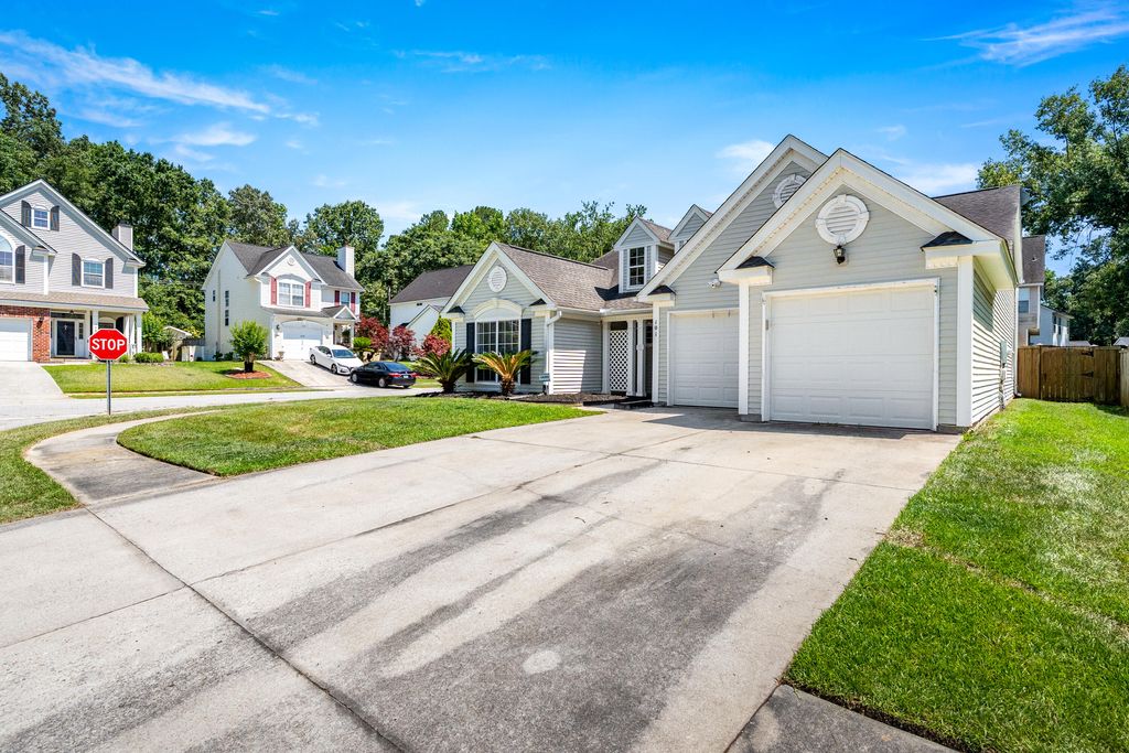 Photo of 101 Lindenwood Court, Goose Creek, SC 29445 (MLS # 26014981)
