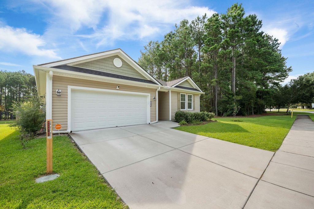 Photo of 112 Shadybrook Drive, Summerville, SC 29486 (MLS # 25023214)