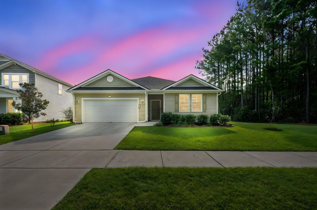 Photo of 112 Shadybrook Drive, Summerville, SC 29486 (MLS # 25023214)