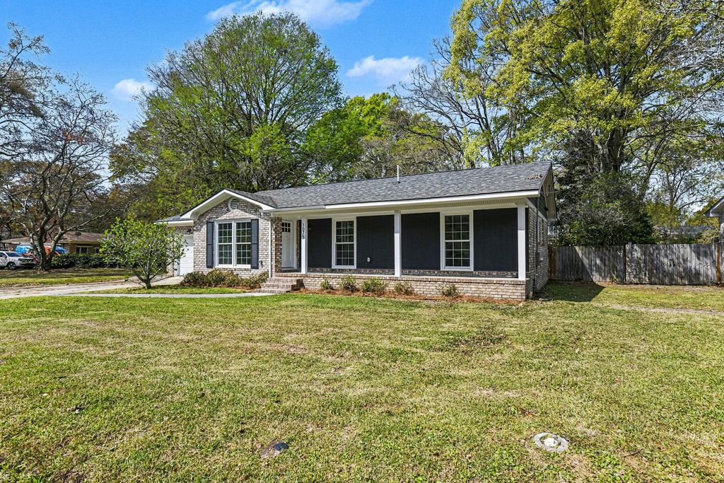 Photo of 1075 Quail Drive, Charleston, SC 29412 (MLS # 26008282)