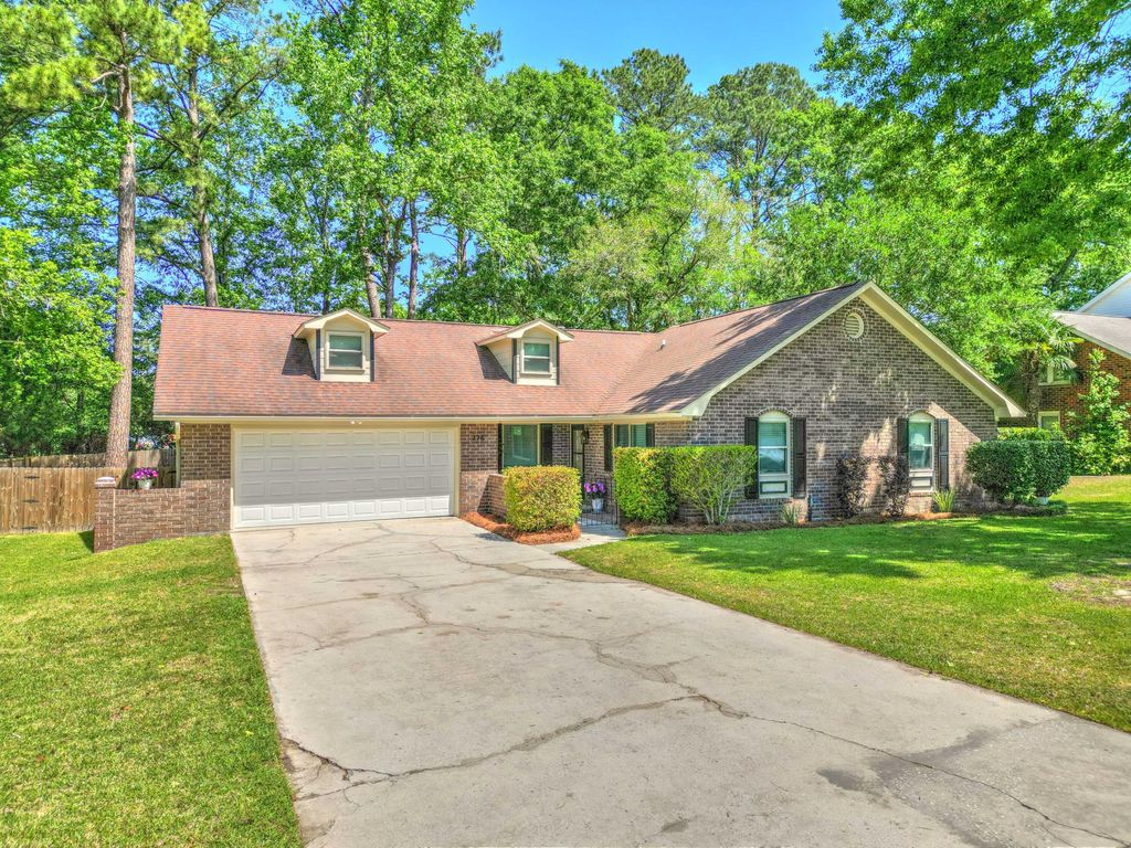 Photo of 226 Smythe Drive, Summerville, SC 29485 (MLS # 26011388)