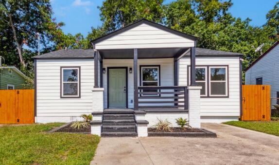 2136 Commander Road