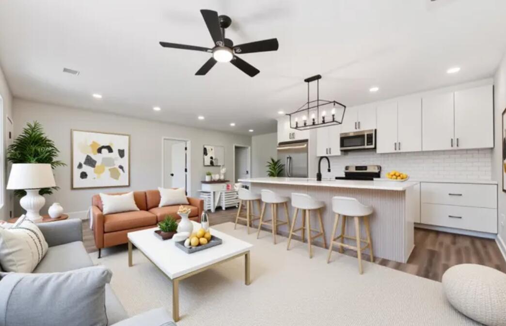 2136 Commander Road