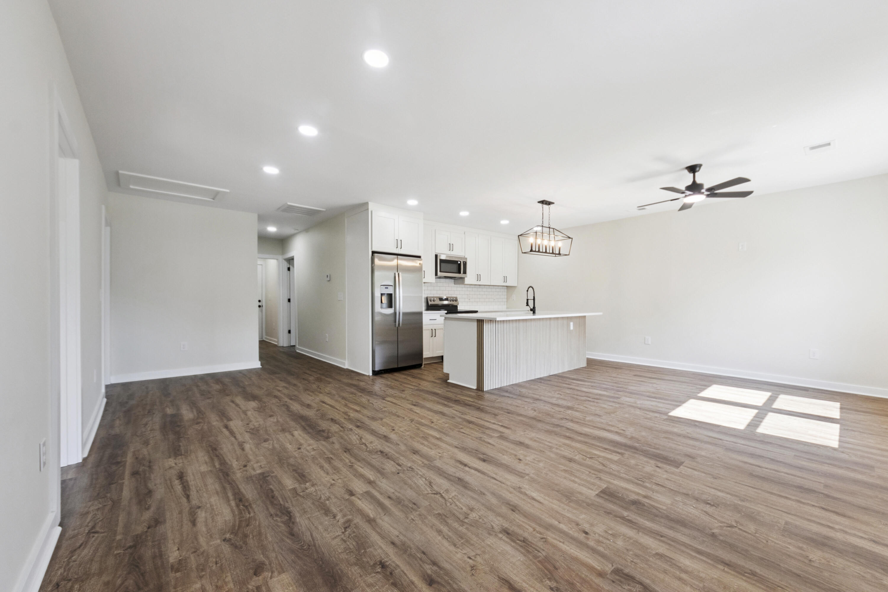 2136 Commander Road