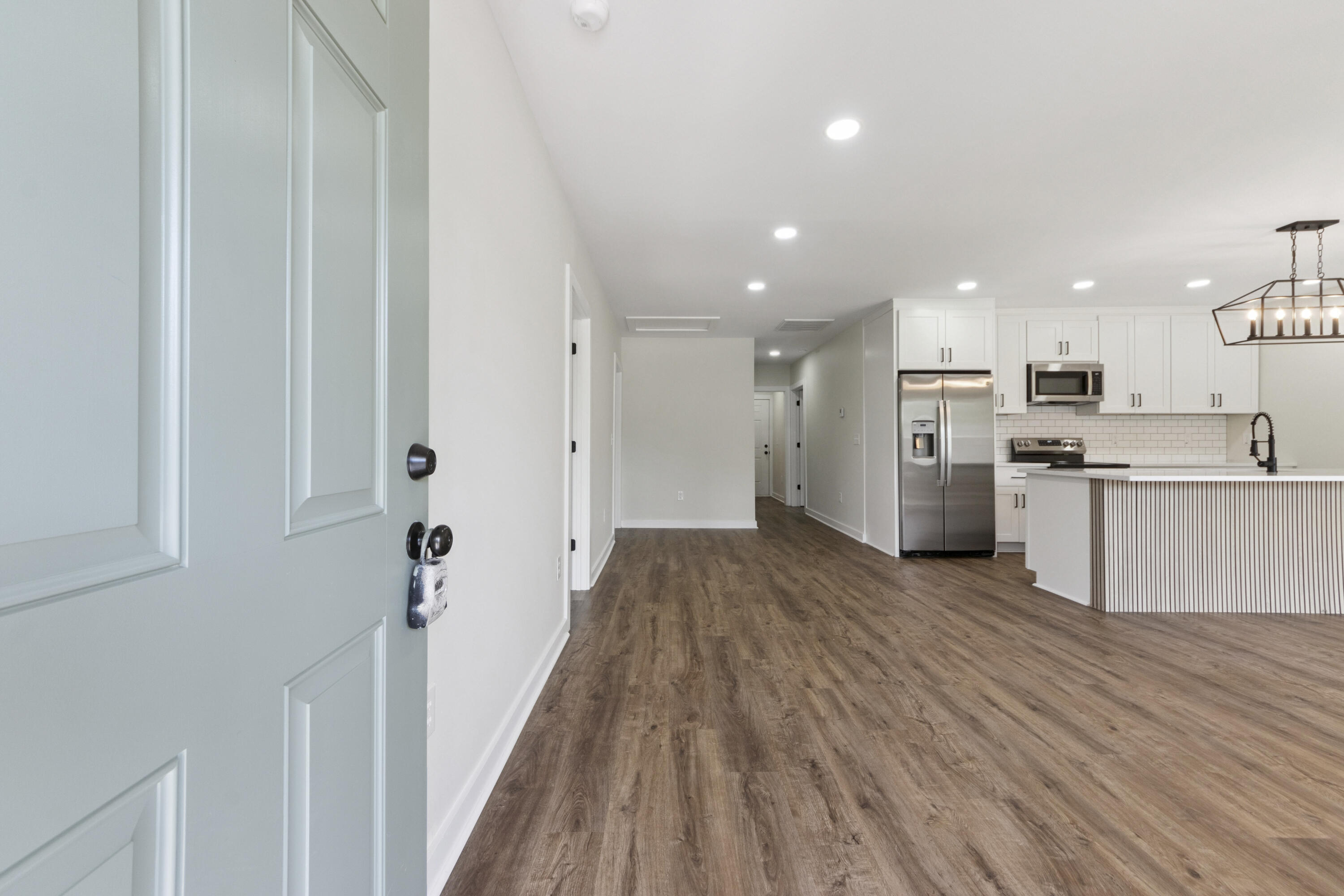 2136 Commander Road