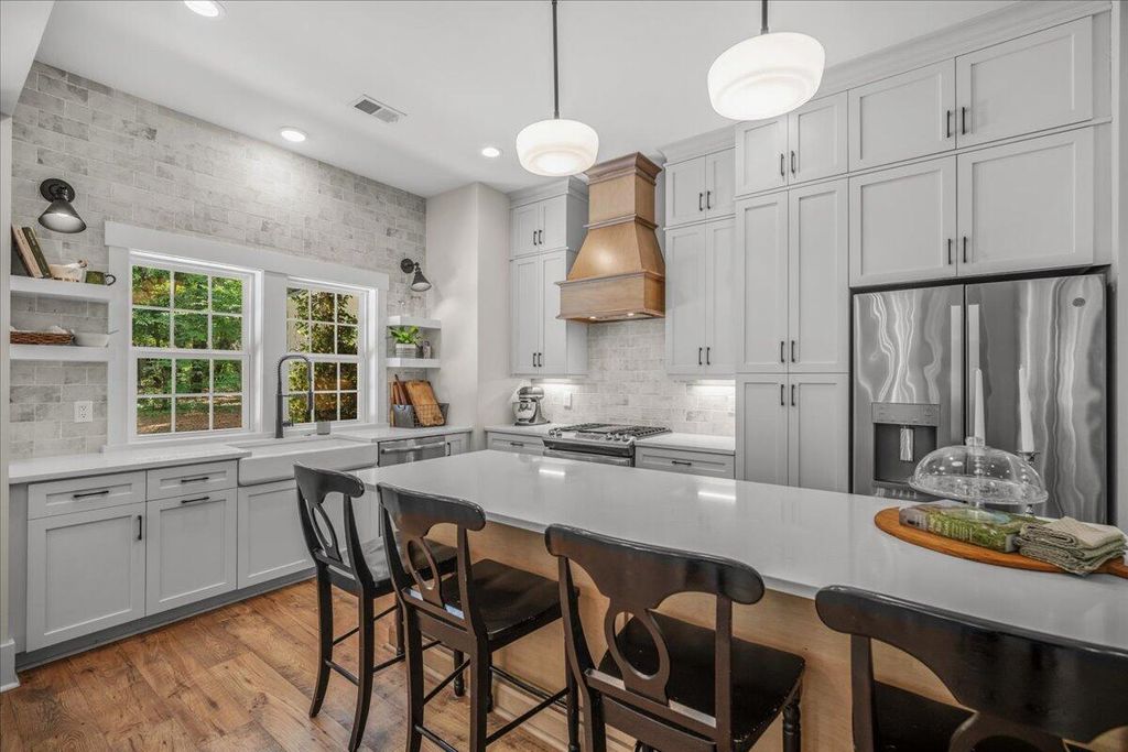 Photo of 32 Middleton Oaks Road, Charleston, SC 29414 (MLS # 26010029)