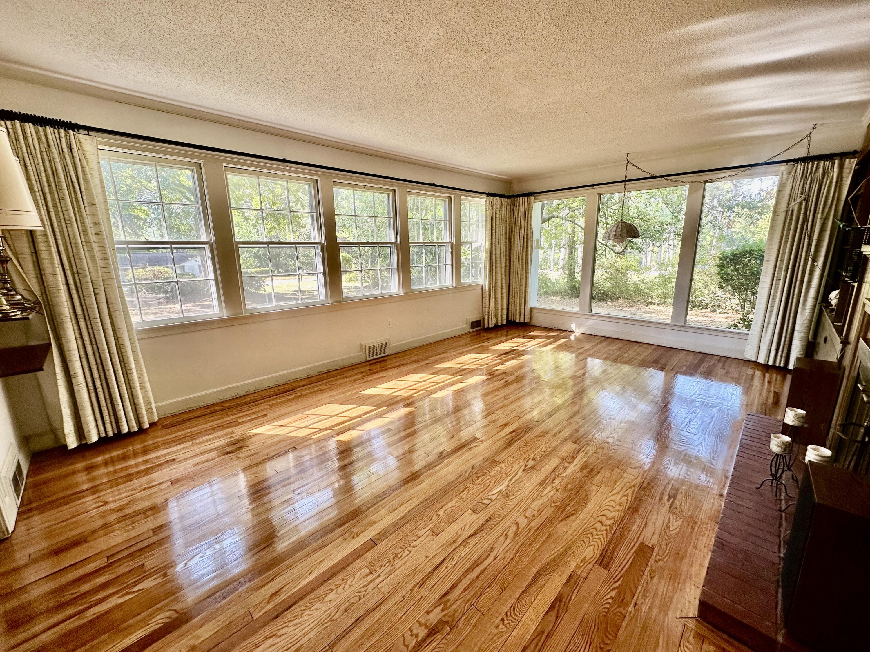 238 Club Acres Boulevard